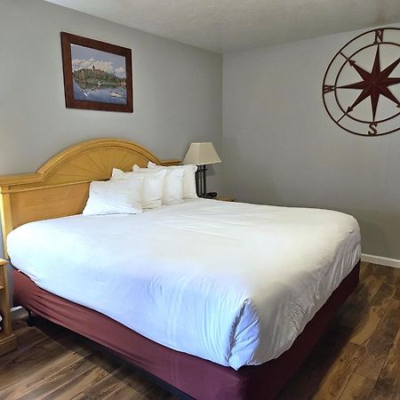 Captain'S Inn And Suites Александрия Бей Екстериор снимка