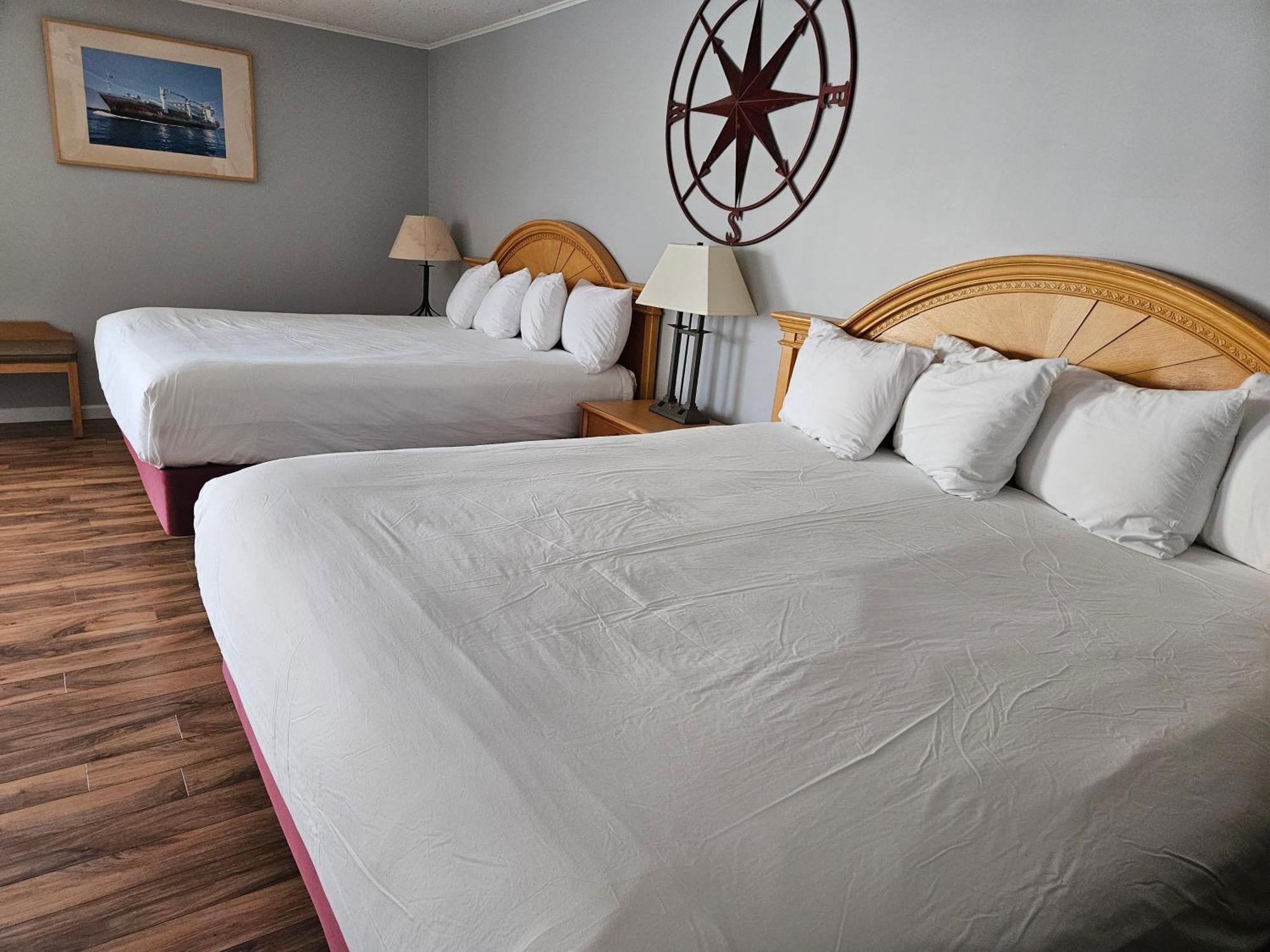 Captain'S Inn And Suites Александрия Бей Екстериор снимка